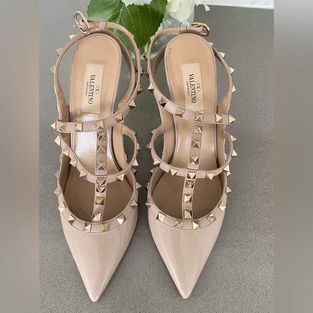 Valentino Rockstud Caged Slingback 100mm 39.5 Patent Leather. Nude color.